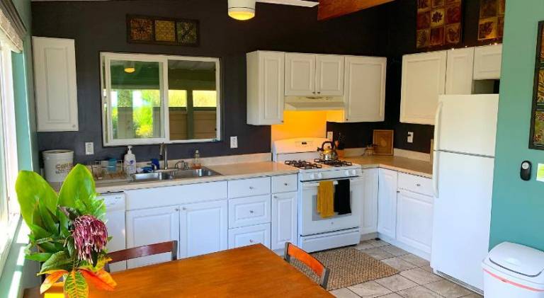 Charming vacation home | Pets allowed — photo 3