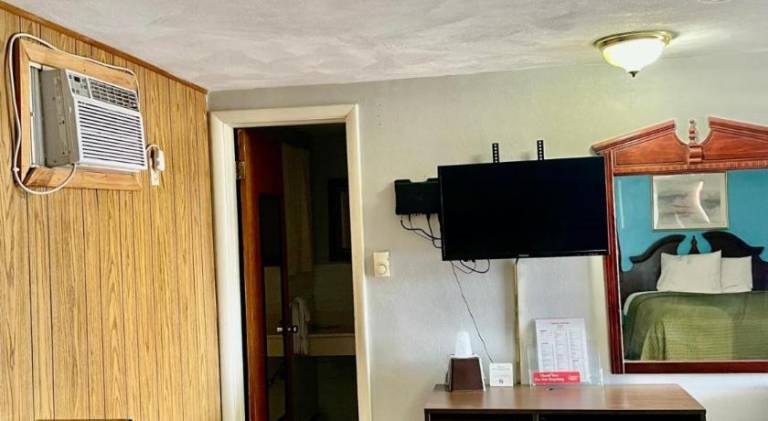 Travelers Inn Olney — photo 3