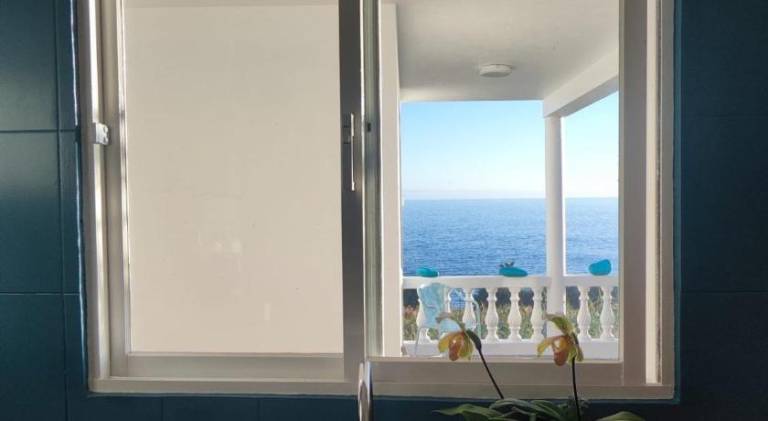Vacation home with grill, terrace & yard — photo 5