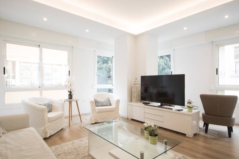 Modern & elegant apt in Center of Alicante w AC