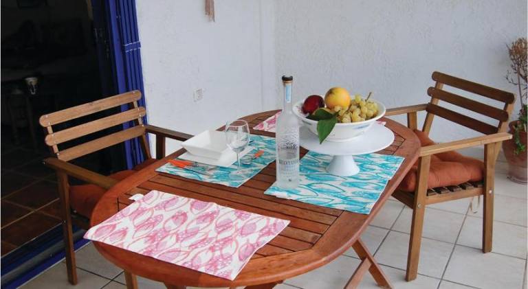 Fully equipped vacation home with yard | Dogs allowed — photo 3