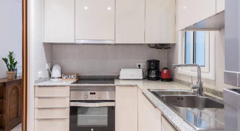 Holiday apartment | Near Magic Fountain of Montjuïc — photo 4