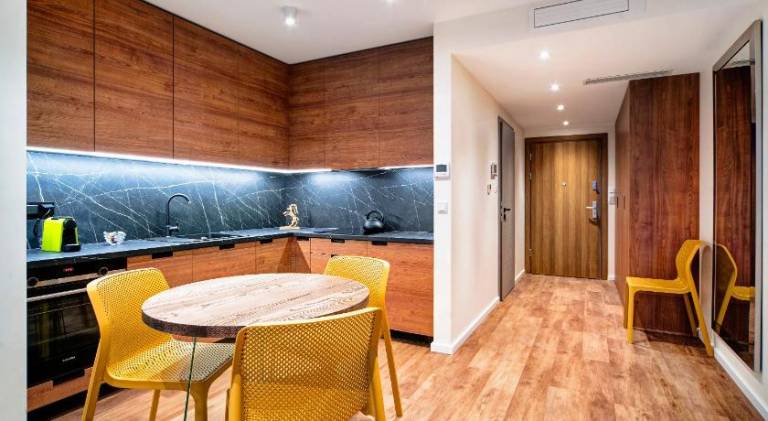 Apartment with pool — photo 3