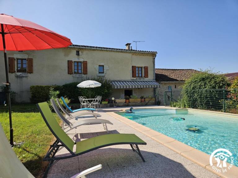Fully equipped wonderful gite with garden, patio & private pool | Pets allowed — photo 2