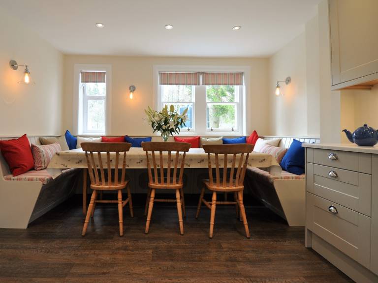 Cottage with barbeque & yard | River view — photo 4