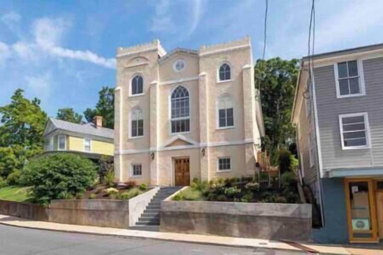 House  Staunton