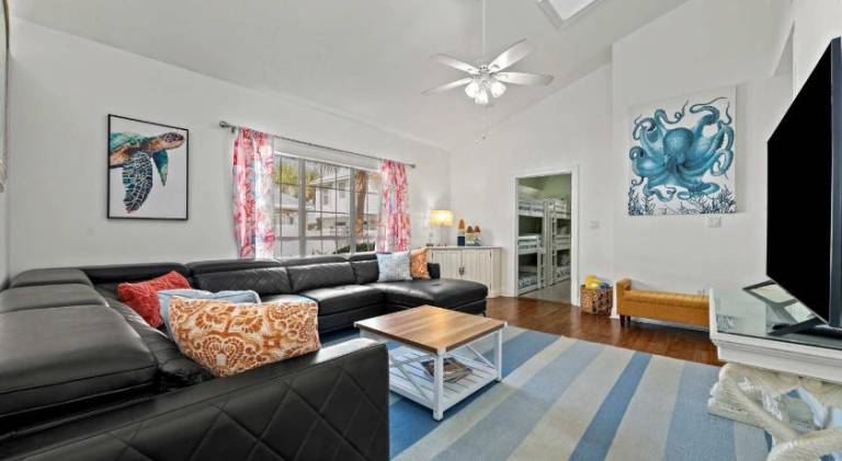 Charming house with pool | Pet-friendly — photo 2