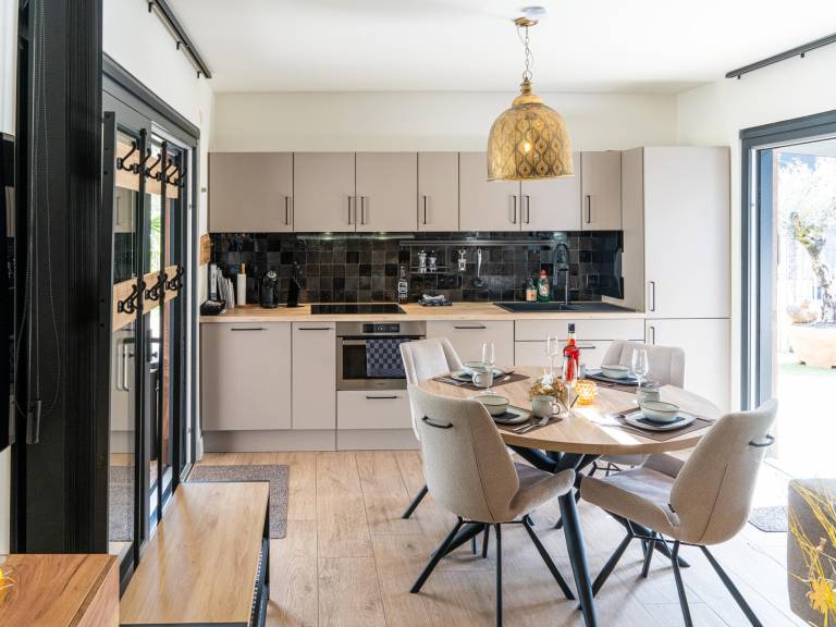 Vacation home with patio | Pets are welcome — photo 3