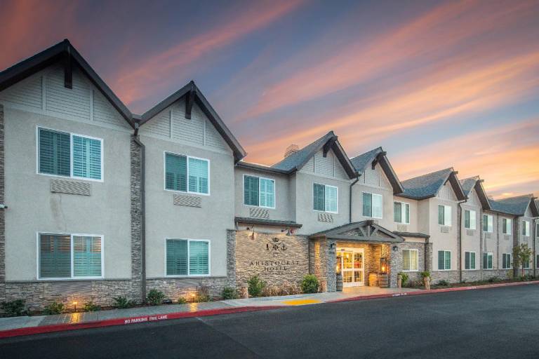 Aristocrat Hotel, BW Signature Collection in Half Moon Bay, CA