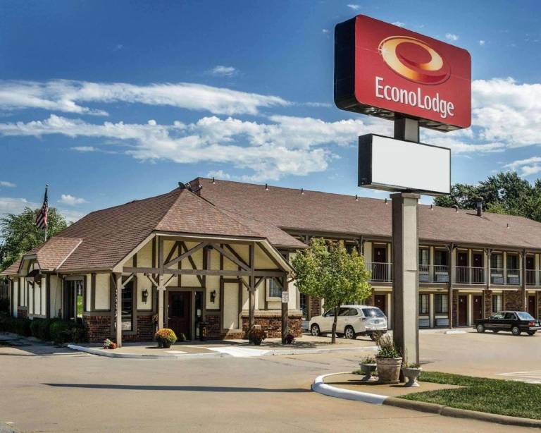 Econo Lodge Lawrence near University in Lawrence, KS