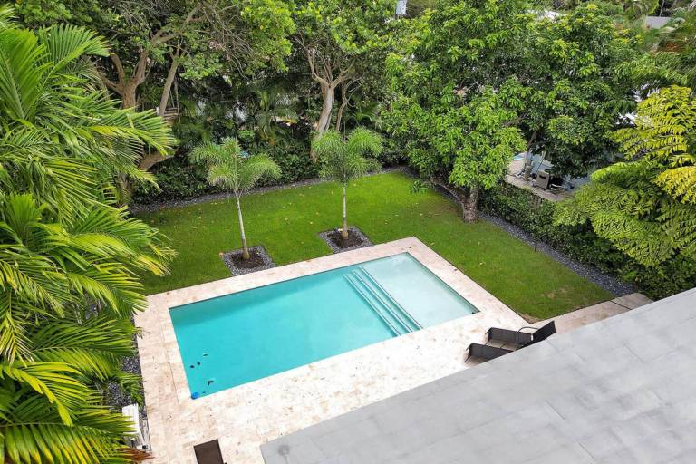 Child-friendly nice house with private pool & yard | Pet-friendly — photo 3