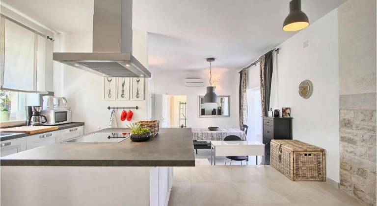 Charming vacation home with pool | Pet-friendly — photo 2