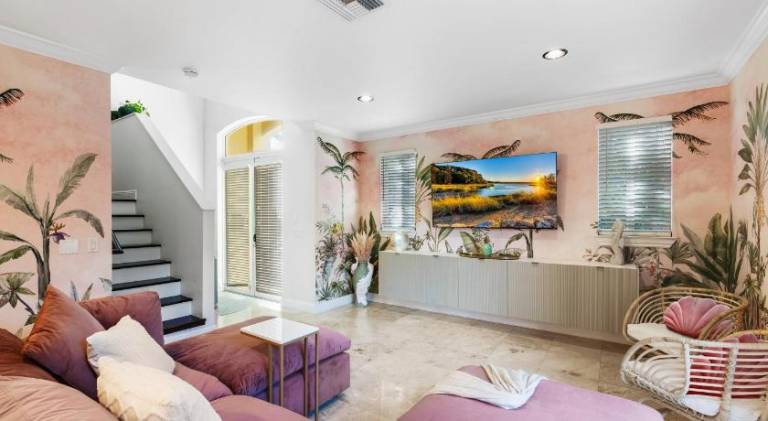 House with barbeque, private pool & terrace in Fort Lauderdale, FL