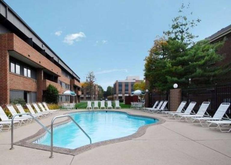 Comfort Inn & Suites Indianapolis Northwest - College Park — photo 5