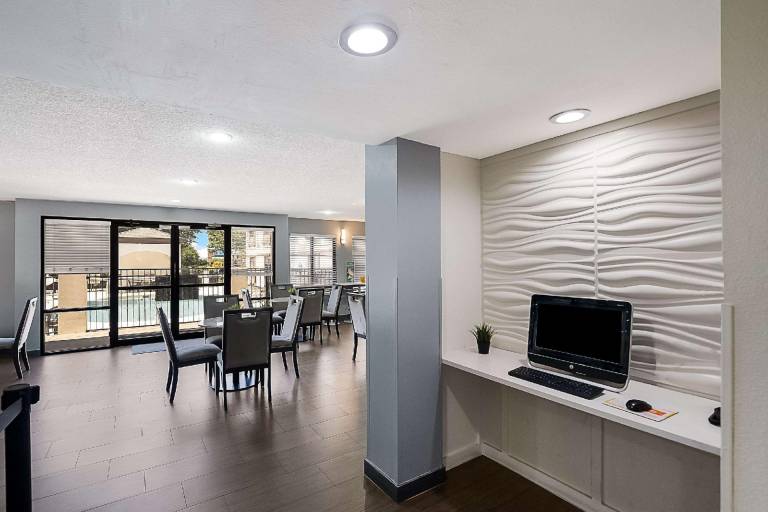 Quality Inn & Suites Irving DFW Airport South — photo 3