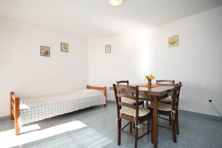 One bedroom apartment with terrace and sea view Marušići, Omiš (A-8632-a) — photo 4