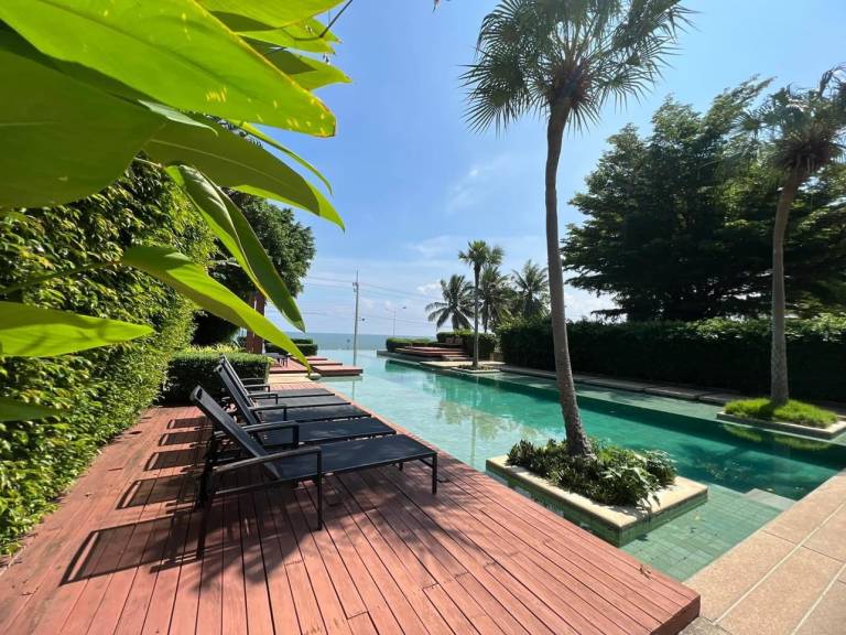 House with pool, patio & yard | Close to the beach | Perfect for remote work | Pet-friendly — photo 4
