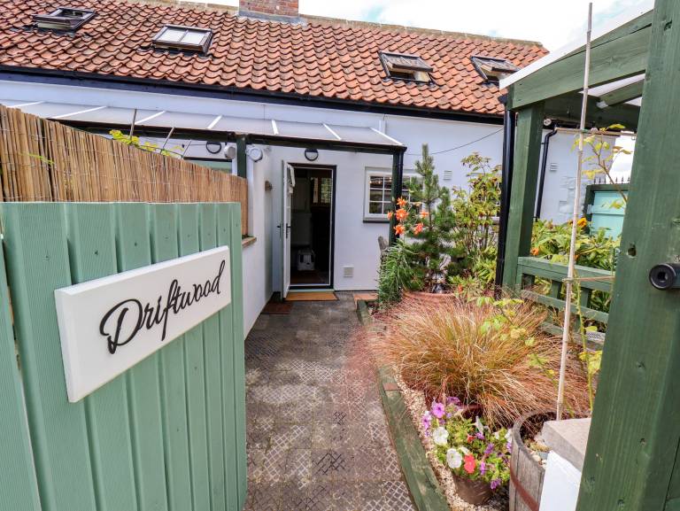 Cottage with yard | Beach view | Pets are welcome in Bridlington