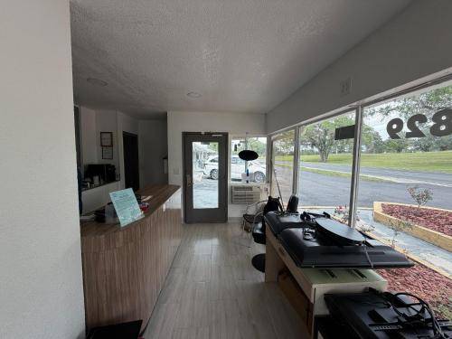 Friendship Inn Near Golf Course Ocala FL — photo 3