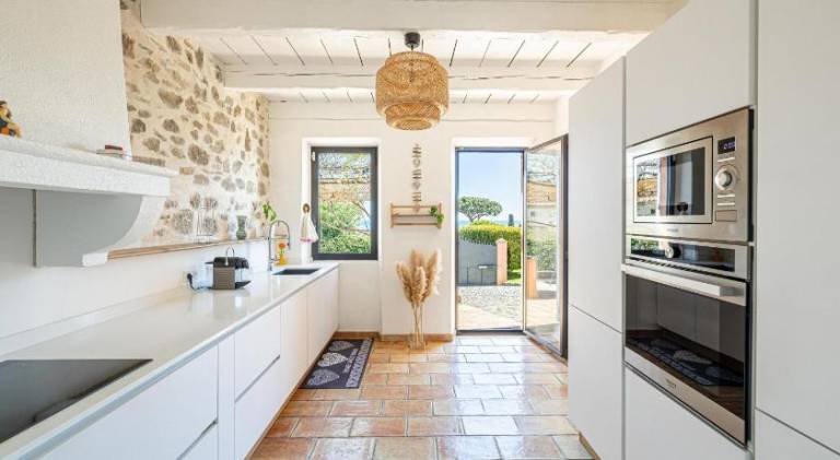 Villa with terrace, garden & barbecue — photo 4