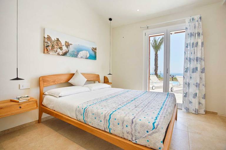 Fully equipped lovely villa with private pool, barbecue & hot tub | Suitable for remote work | Pets are welcome — photo 2