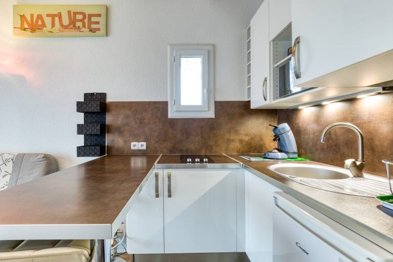 Apartment 'Cap D'agde, Beau T2, Parking' with Shared Pool and Private Terrace — photo 5