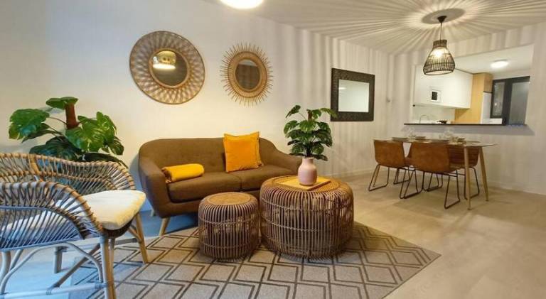 Rental apartment with private pool & terrace in Roquetas de Mar