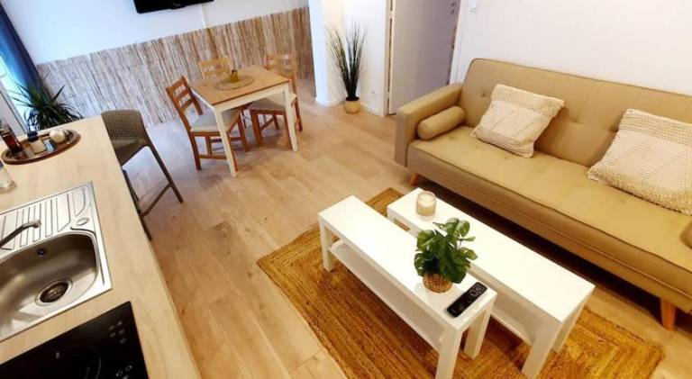 Rental apartment with 1 room for 3 persons in Bruz