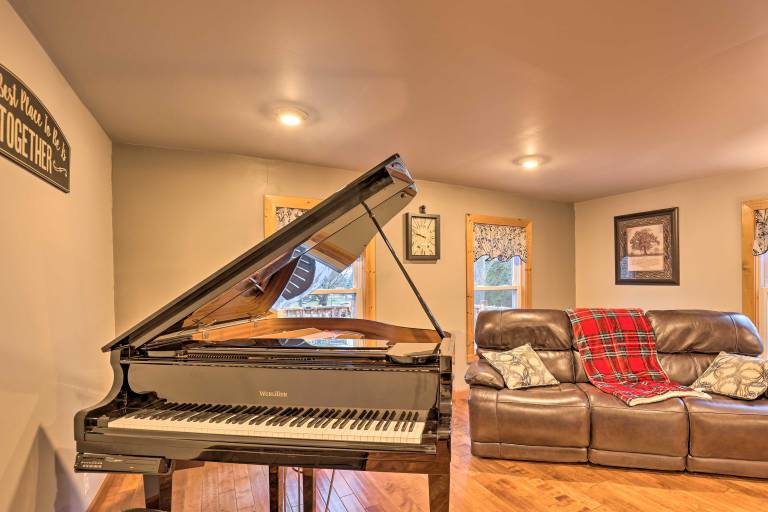 Deck & Hot Tub: Pet-Friendly Seneca Lake Home! — photo 5