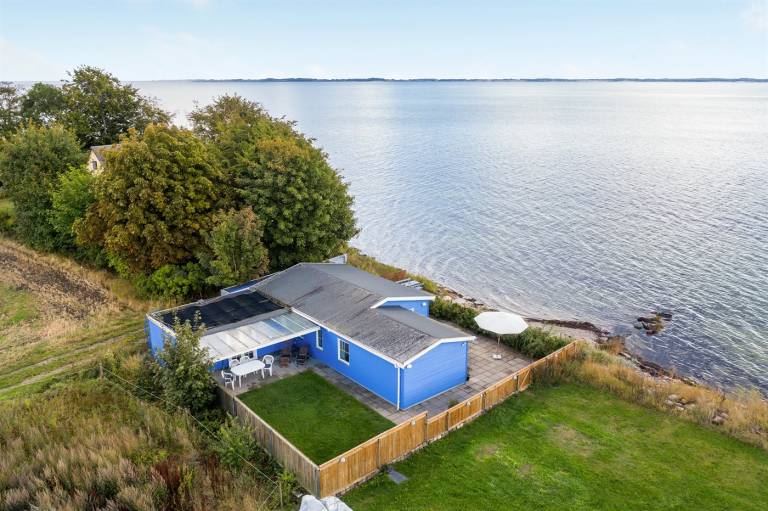 Vacation home with grill & patio | Sea view — photo 3