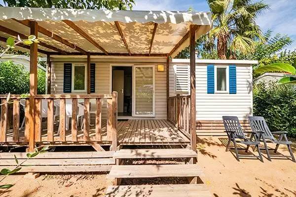 Camping La Baie des Anges - Mobile home Comfort 2 bdr. 4 pers. Covered Decking A/C — photo 2