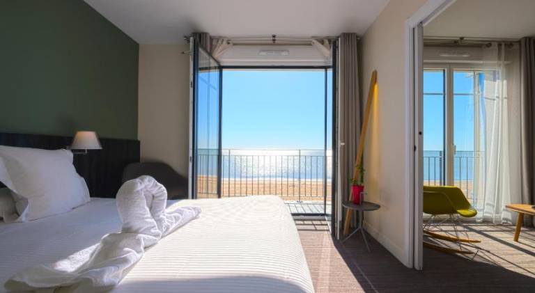 Les Flots - Hotel et Restaurant face a l'ocean - Chatelaillon-Plage — photo 2