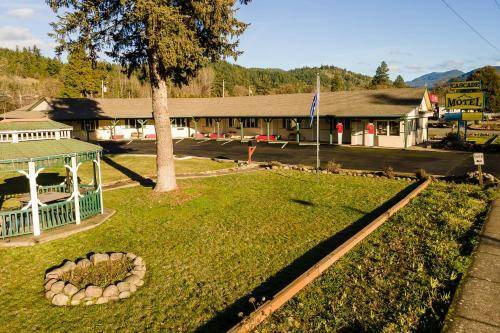 Cascade Motel in Oakridge, OR