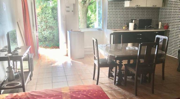 Nice vacation home with yard | Pets are welcome — photo 4