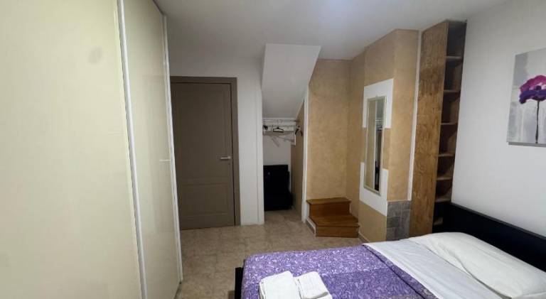 Apartment with patio, private pool & yard in Matera