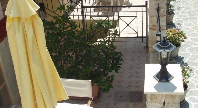 Rental apartment with terrace & garden — photo 4