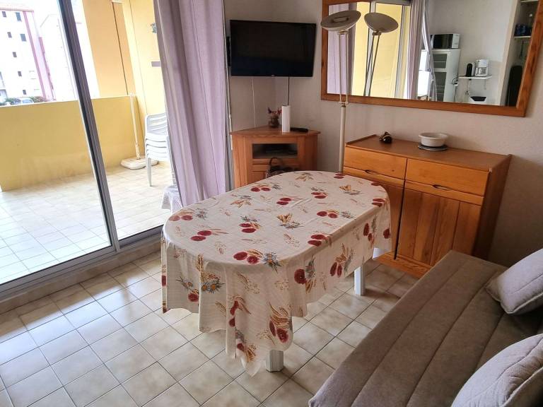 Apartment with pool in Agde