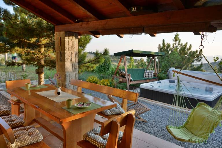 Casa a Vrataruša con terrazza, sauna e barbecue