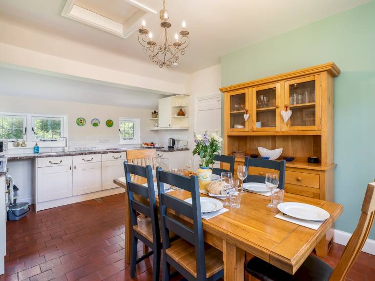 Fully equipped charming vacation home with garden & fast internet | Pets allowed — photo 3