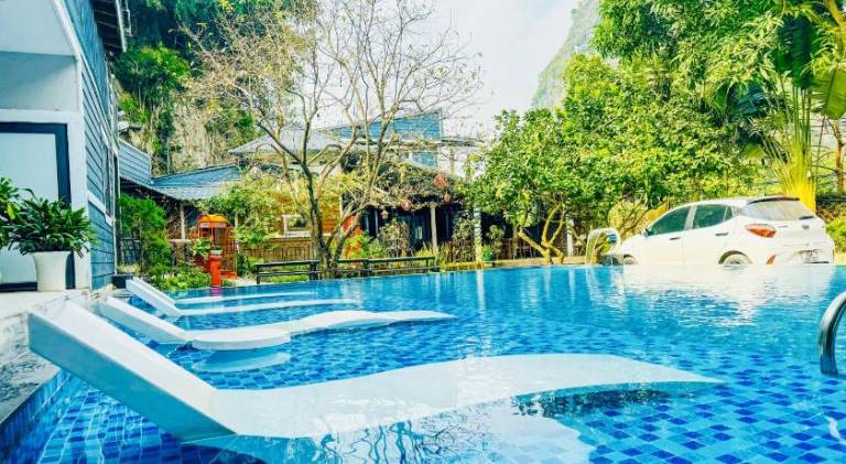 Vacation home with terrace, garden & pool | Perfect for remote work — photo 2