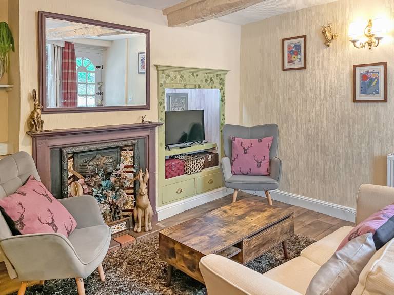Child-friendly cottage with garden & grill | River view | Pets allowed — photo 3