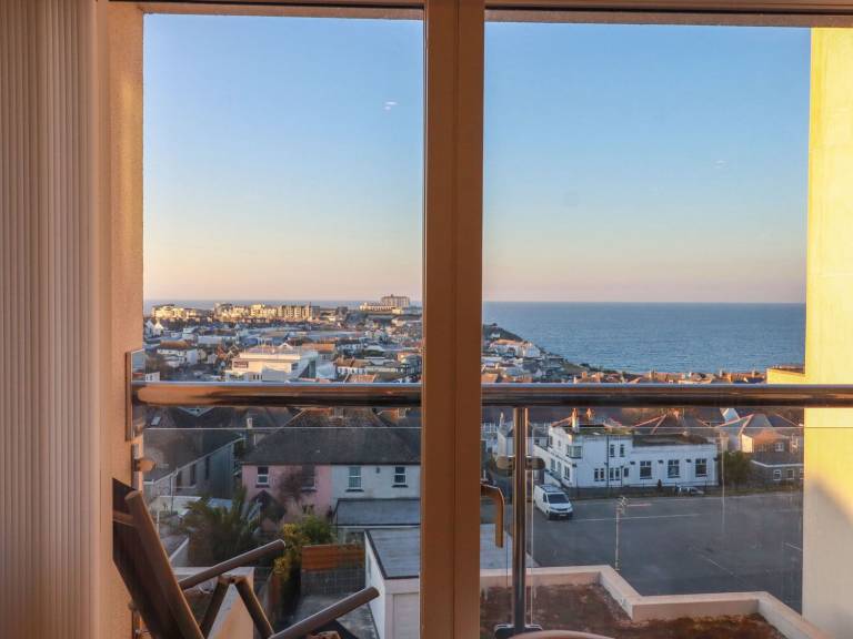 Cottage with terrace & garden | Beach view — photo 4