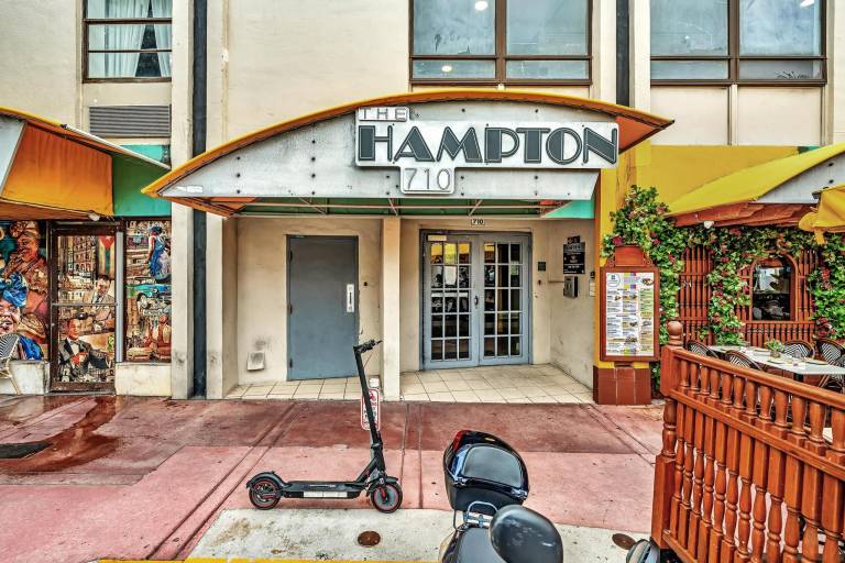Rental apartment | Close to Ocean Drive in Miami Beach, FL