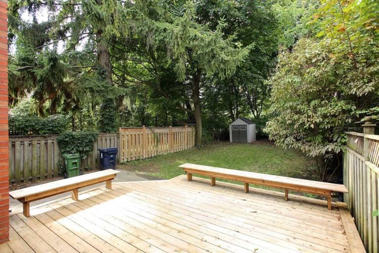 House  Leaside