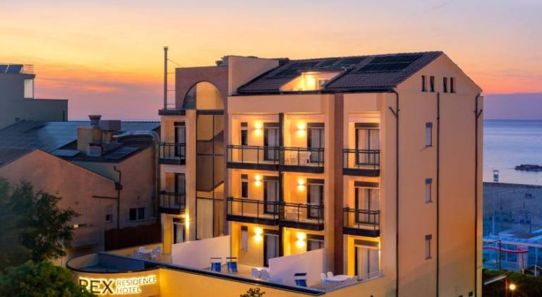 Serviced apartment with yard, terrace & private pool | Next to the beach | Pet-friendly in Cattolica