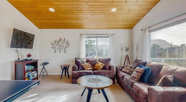 Vacation home | Beach nearby | Pet-friendly — photo 2