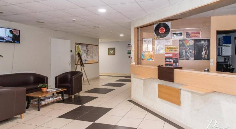 Hotel Azur Saint Junien Cit'Hotel — photo 5