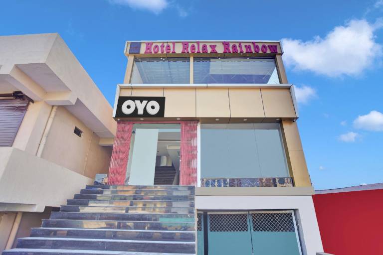 OYO 809508 Hotel Relax Rainbow