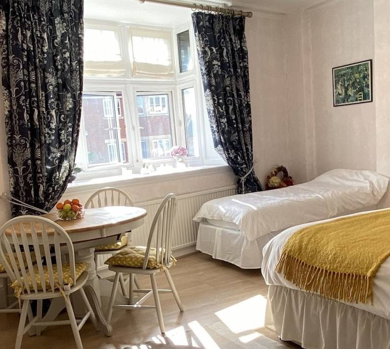 Bed & Breakfast  Henley-on-Thames