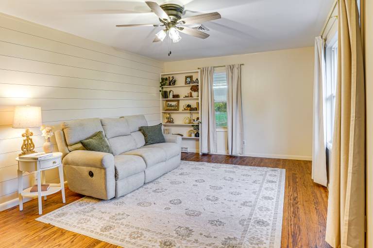Quiet Country Stay: Modern Home Near Paducah — photo 2